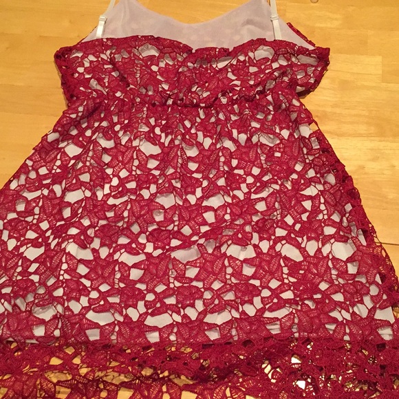 Lace overset red and white highlow dress - Picture 4 of 5